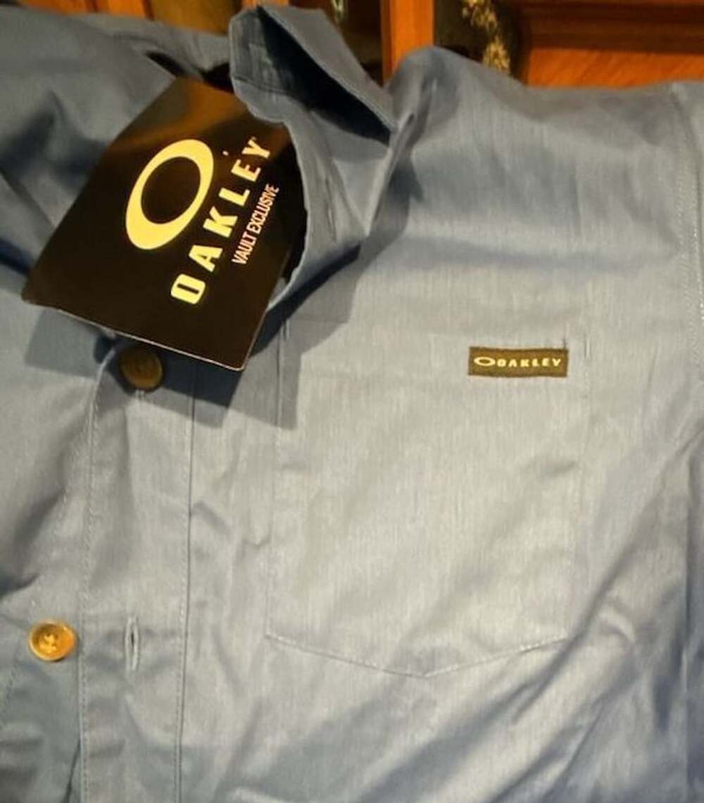 Oakley Button-Down Shirt Size M Blue Short Sleeve Vault Exclusive